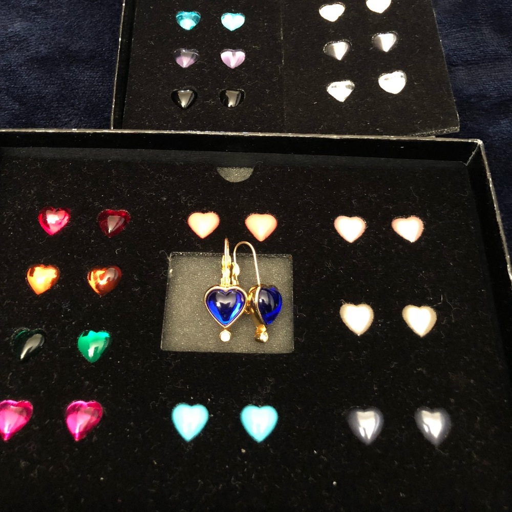 Multiple pairs of earrings